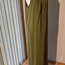 Maxi Dress with pockets size Medium 