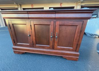 Traditional Solid Wood Buffet / Sideboard Cabinet – Heavy & Sturdy