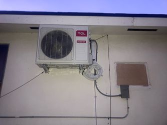 Unidades de mini splits y electricidad