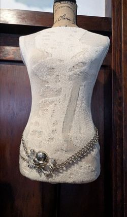 Skull with Rhinestone chain hip belt