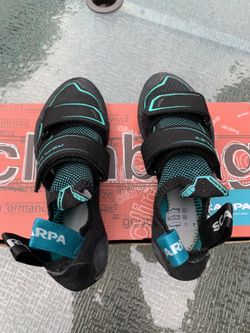 Climbing Shoes - Size USm 5 1/2, USw 6 1/2