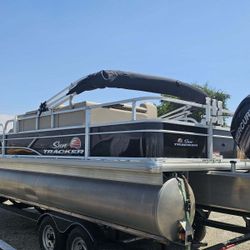 2019 Sun Tracker Fishing Barge 20 DLX