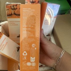 BRIGHTENING FACIAL CLEANSER