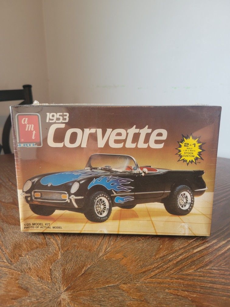 AMT Ertl #6(contact info removed) Corvette 1/25 Scale Model Kit New Sealed 