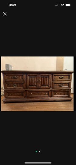 Dresser 