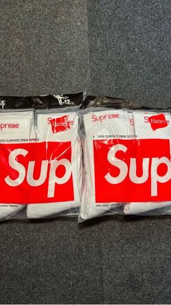 Supreme White Crew Socks – 4 Pairs – Brand New