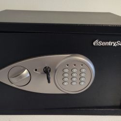 NEW SentrySafe 3 ft x 2 1/2 ft Digital Safe With Key