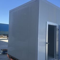 As is W7-D9-H10 ft ft walk in cooler freezer Assembled