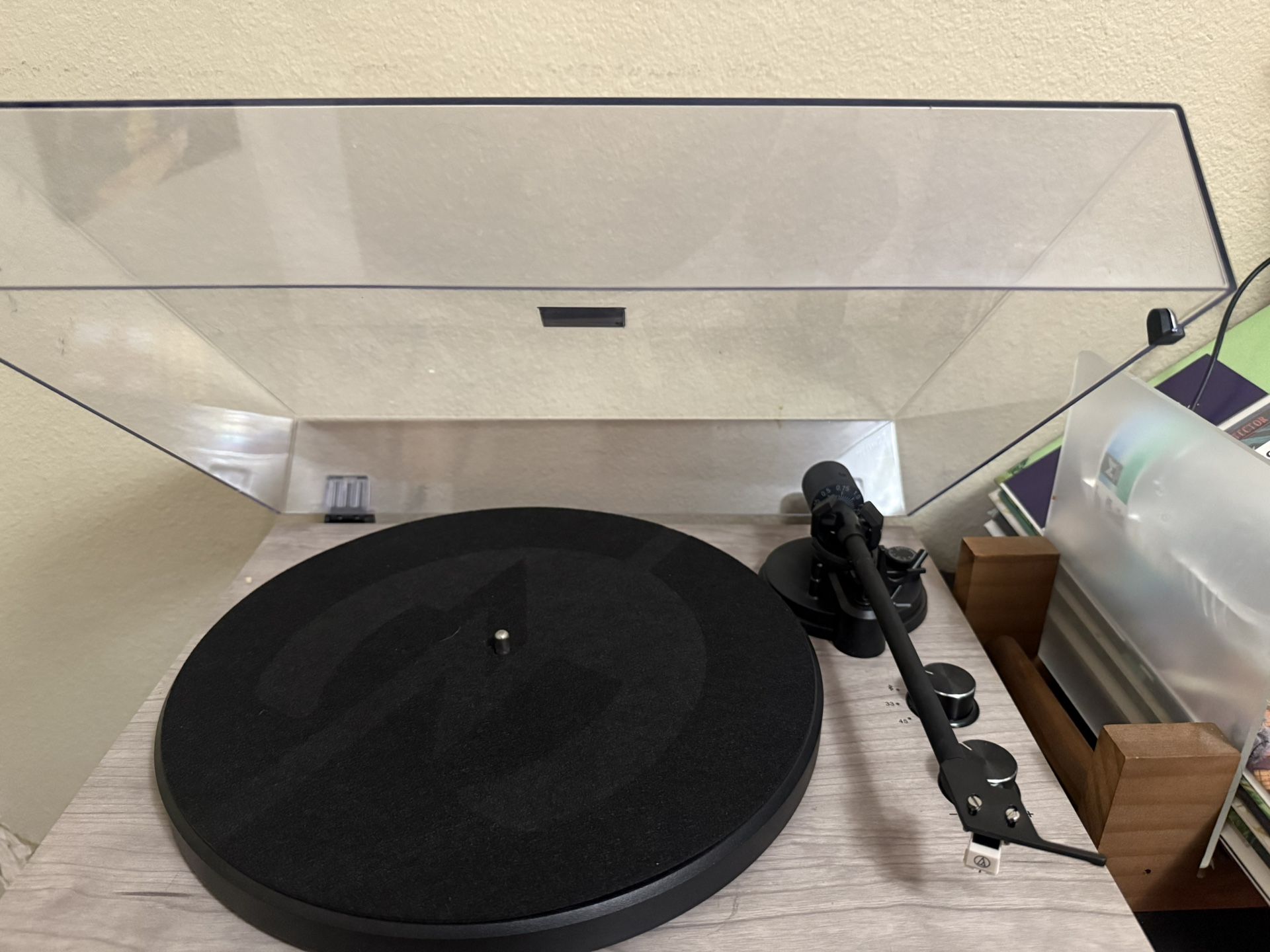 Crosley C62 w speakers
