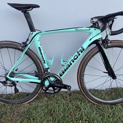 🚴‍♂️ Bianchi Oltre XR3 Carbon Road Bike – Size 54 🇮🇹