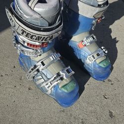 Technica Vento 8 Womans  Ski Boot