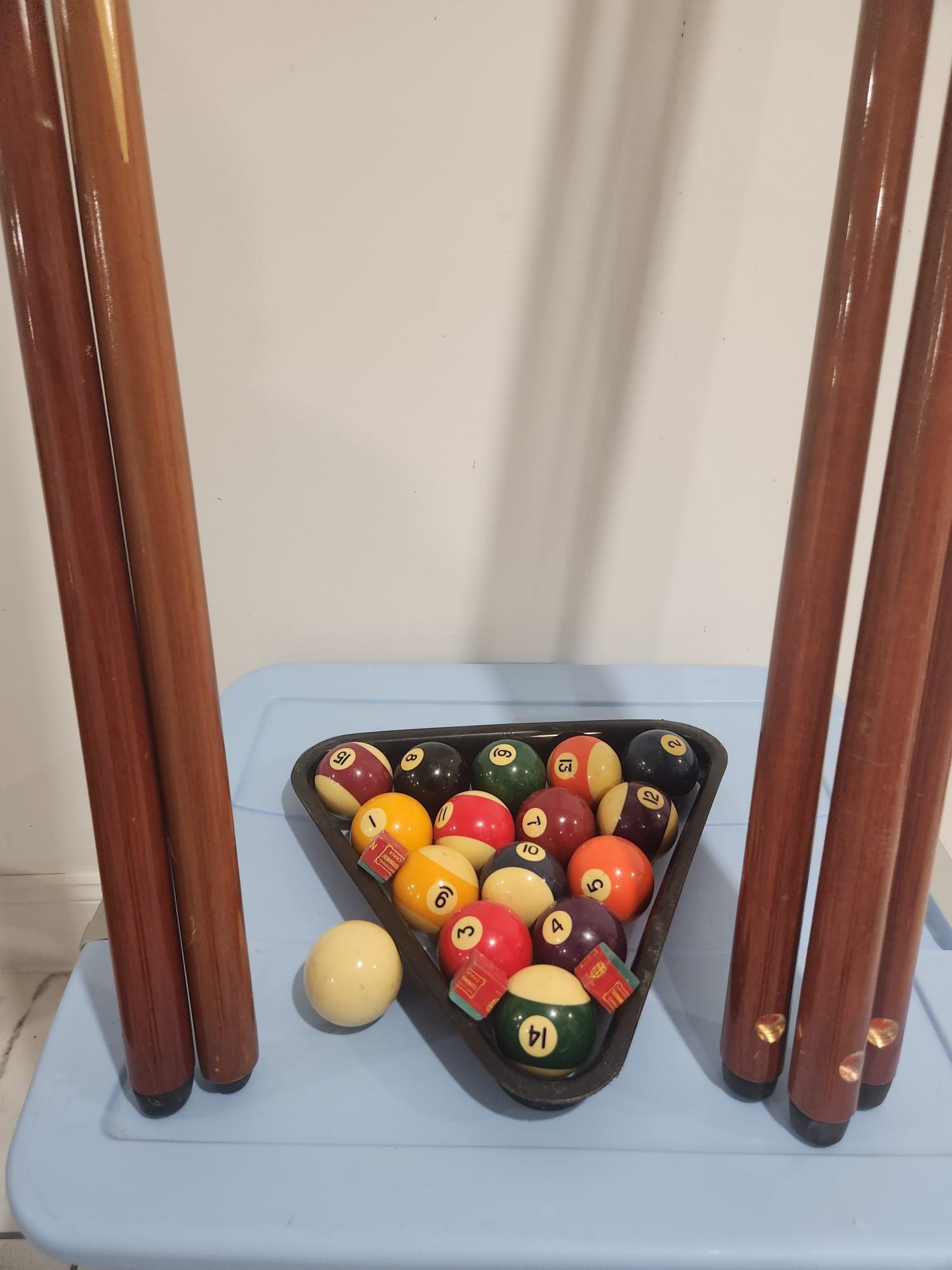 pool ball and sticks