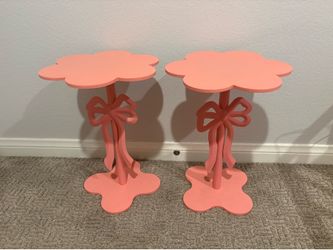 Flower shaped end tables set of two
