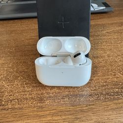 AirPods Pro 1 - Only Right Earbud & Case