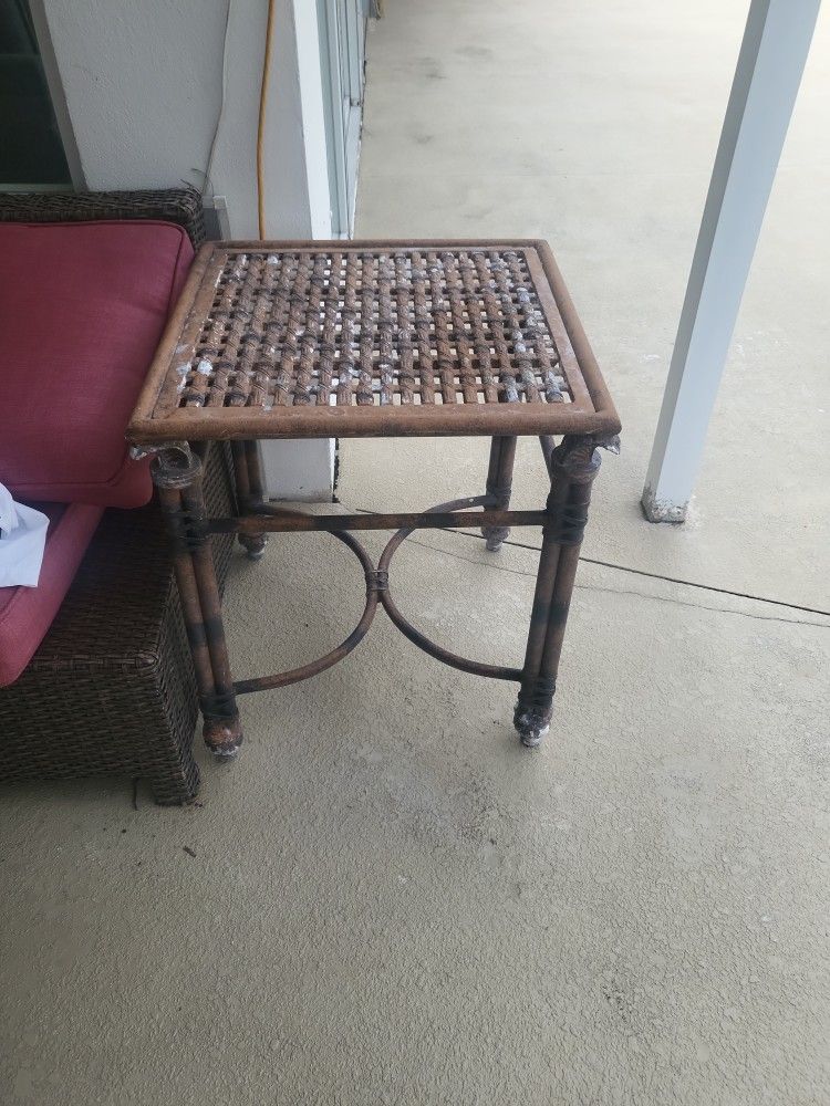 2 Rocker Chairs And Table