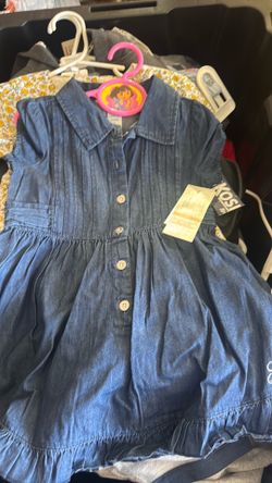 Guess talla 2 Bestidito de niña