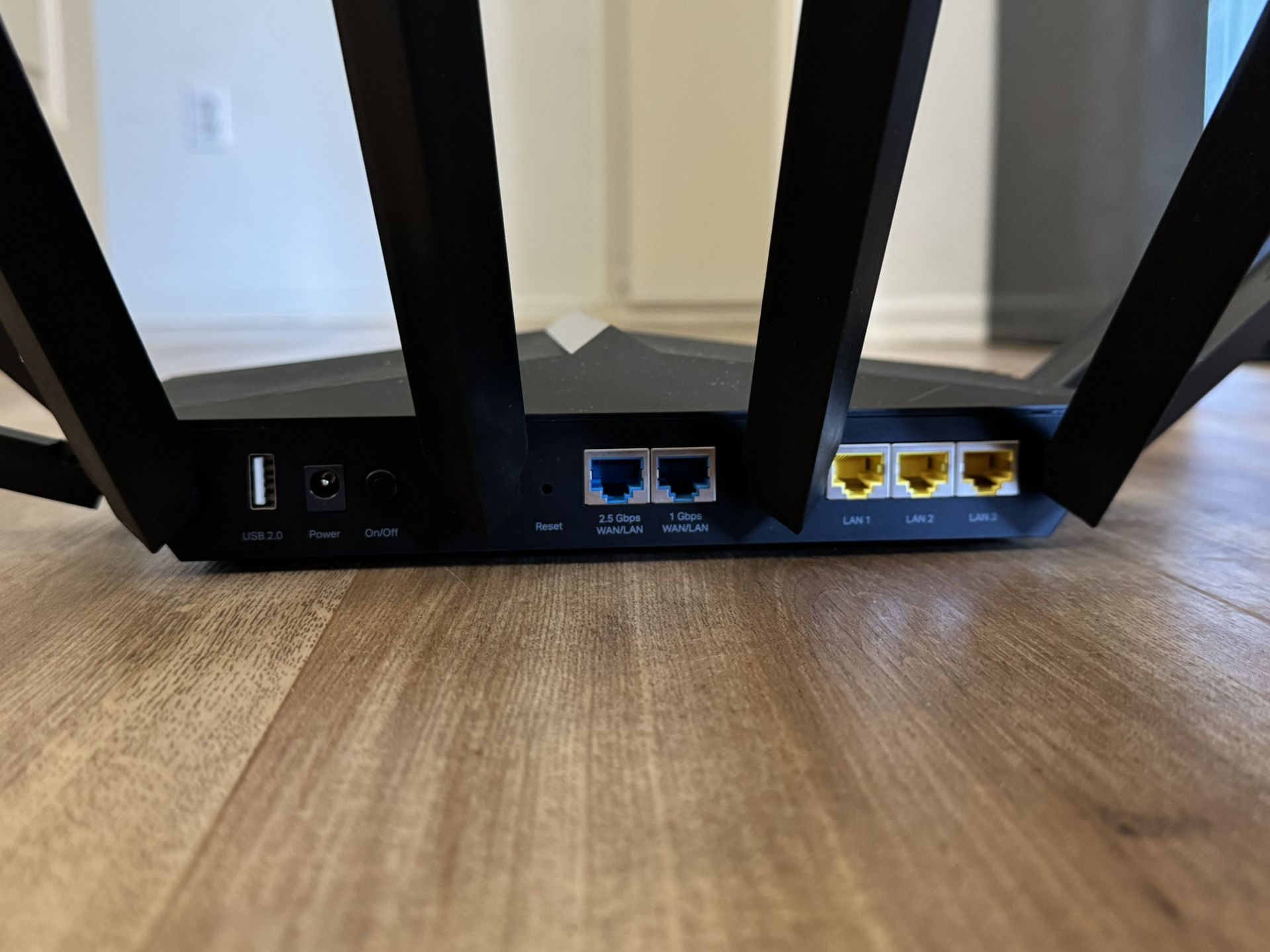 tp-link Archer AXE95 Tri-Band WiFi-6E Router