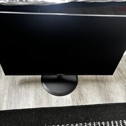 Xbox S With Controller And Monitor 