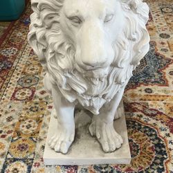 Lion Polyresin/Fiberglass Resin Statue