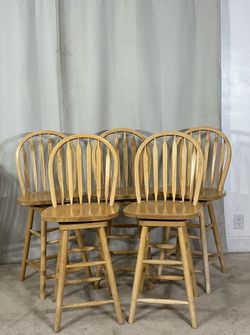 Windsor Swivel 24” Stools (5) * Bancos Altos