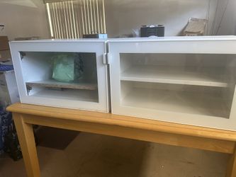 JUEGO DE DOS BURÓS PARA ÁREA DE TELEVISIÓN