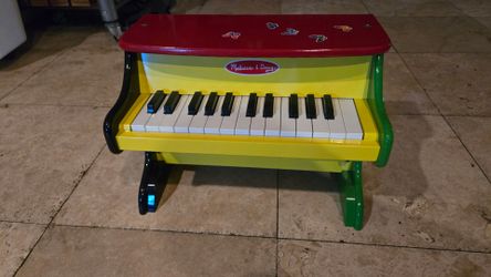 Melissa & Doug piano