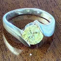 925 Sterling Silver Bypass Peridot Ring 