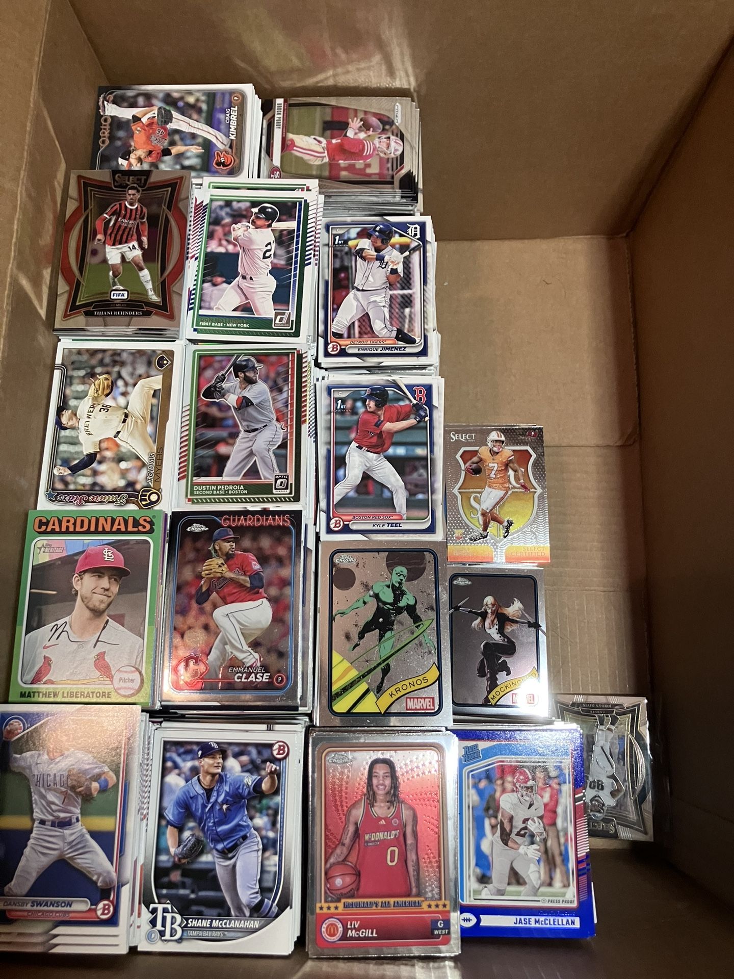 Over Ten Thousand Sports Cards! Baseball, Football, Basketball,soccer, Marvel.