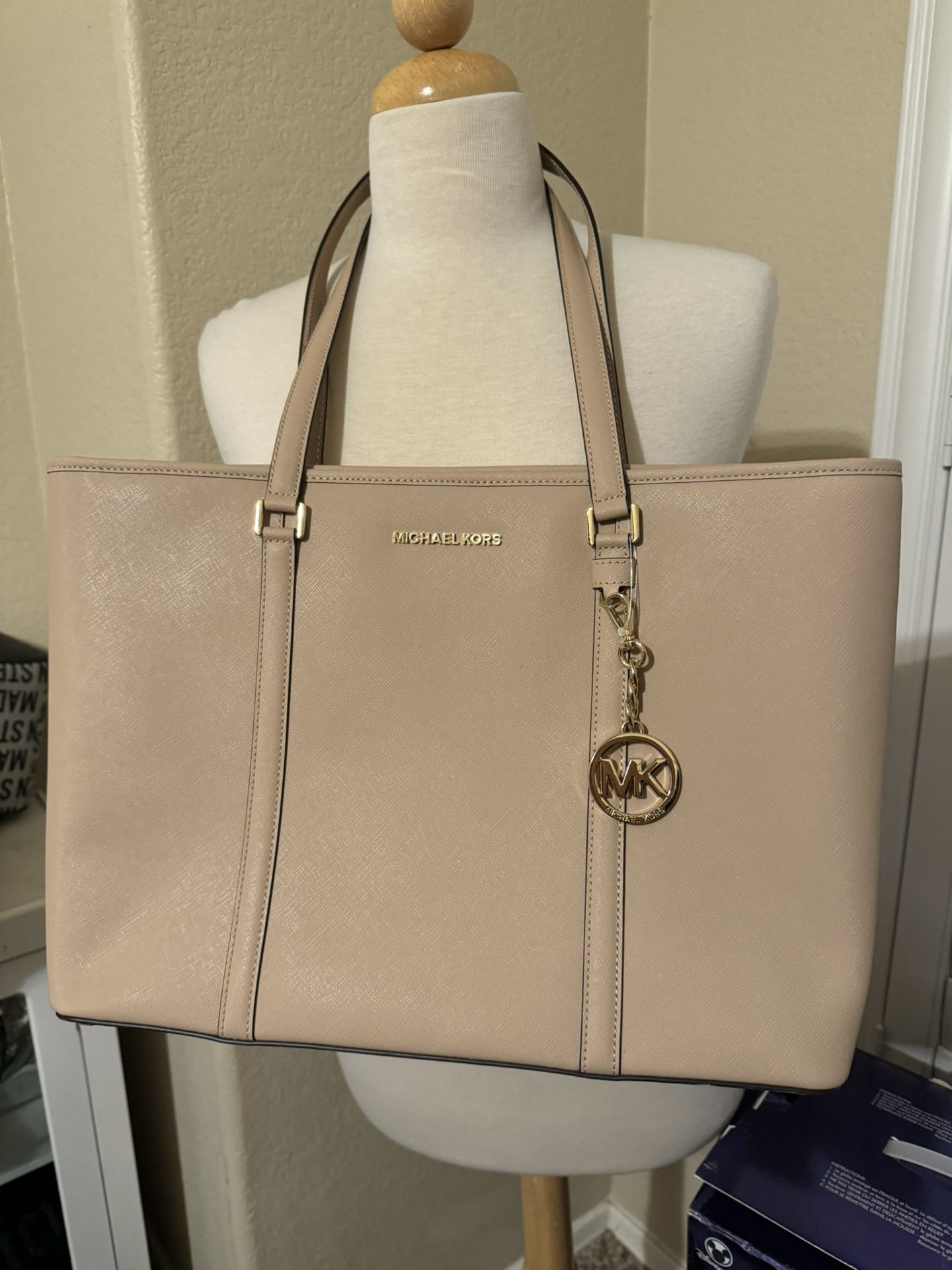 Michael Kors Tote And Wallet Set