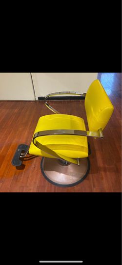 Salon chair