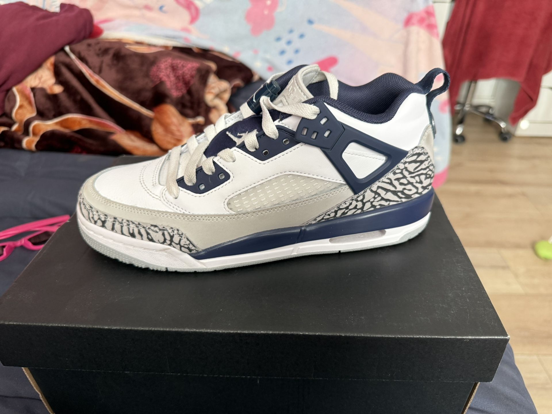 Jordan Spizike Low