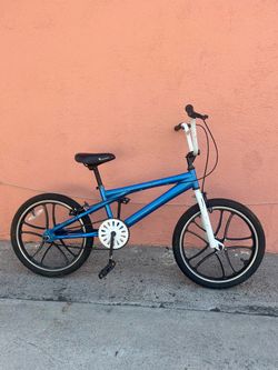 Bike for sale 20 inches tires good condition ready to ride
