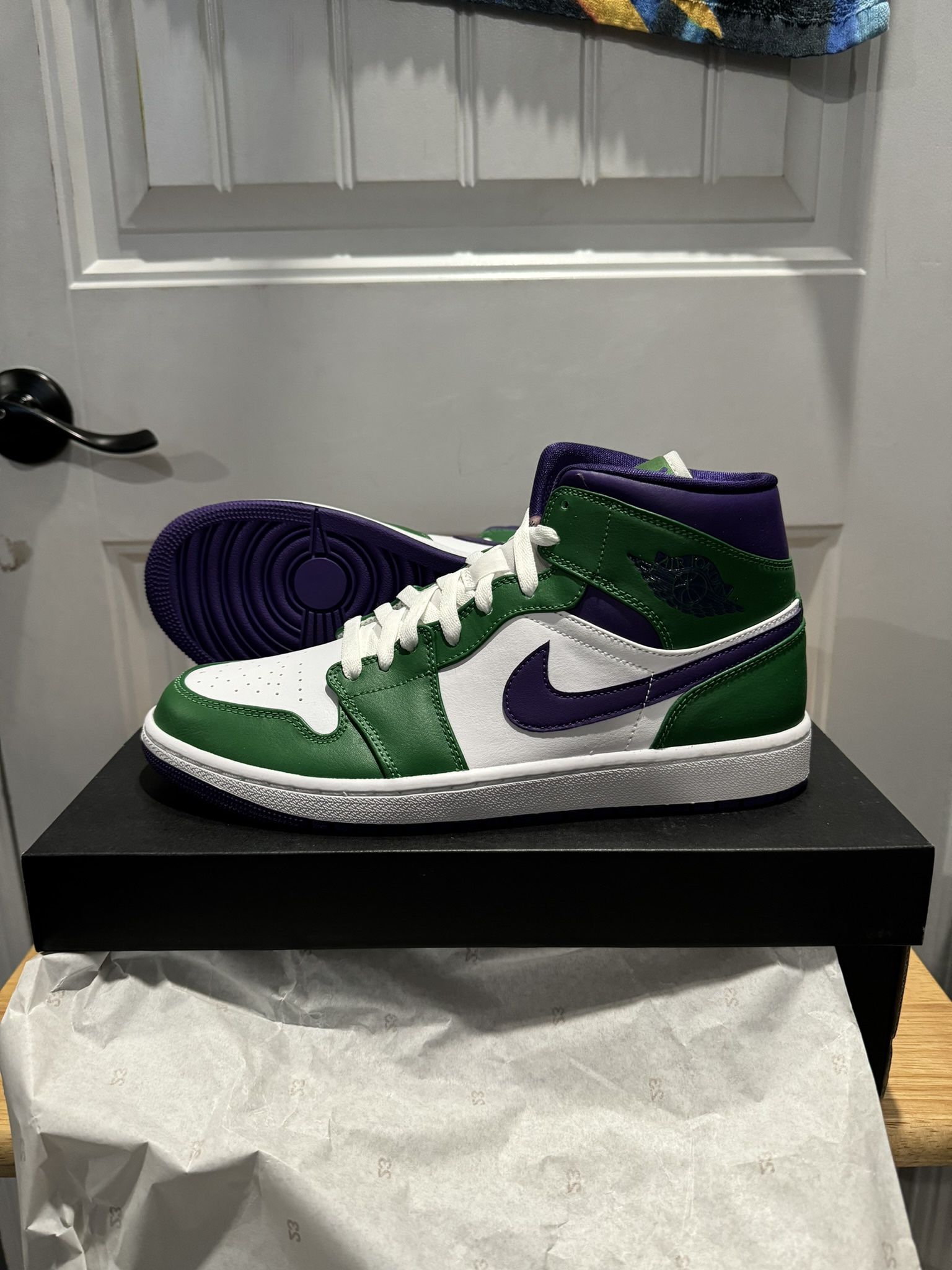 Jordan 1 Mid Incredible Hulk