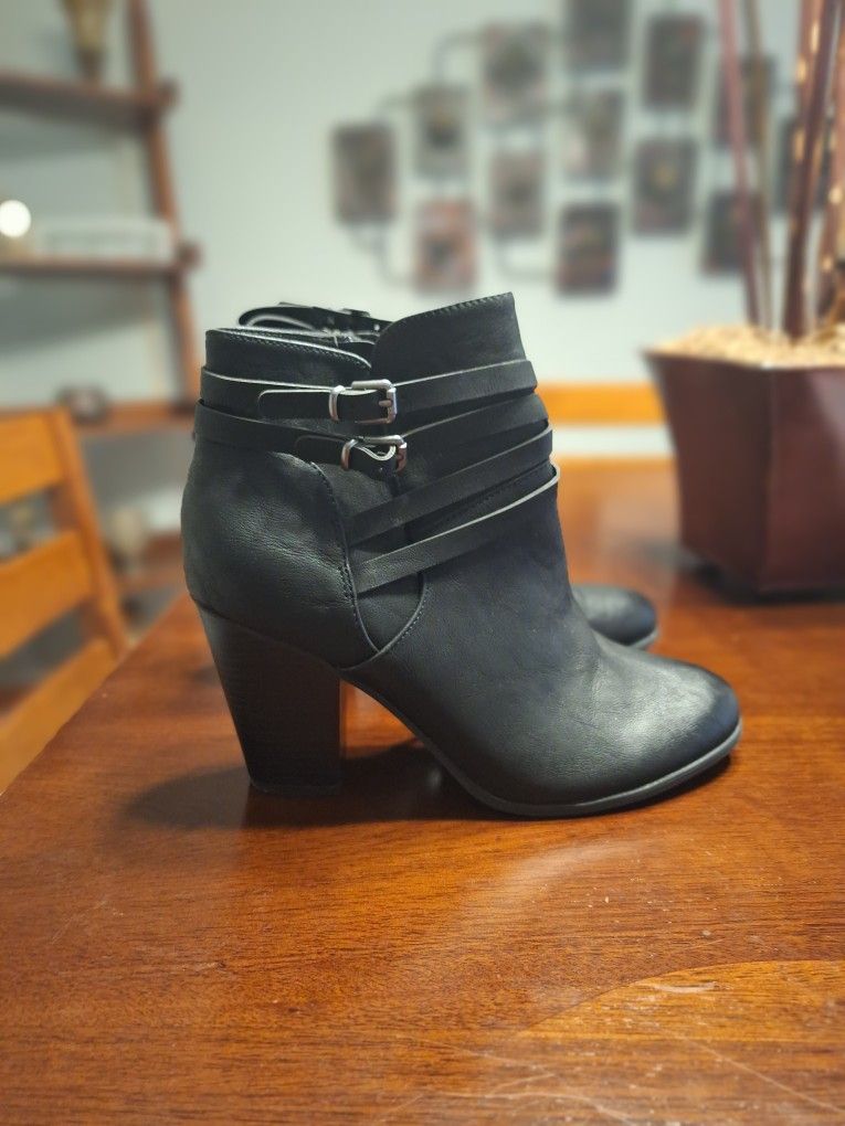 Size 9 black Anckle Boots