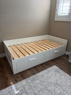 Daybed frame with two drawers, white, twin