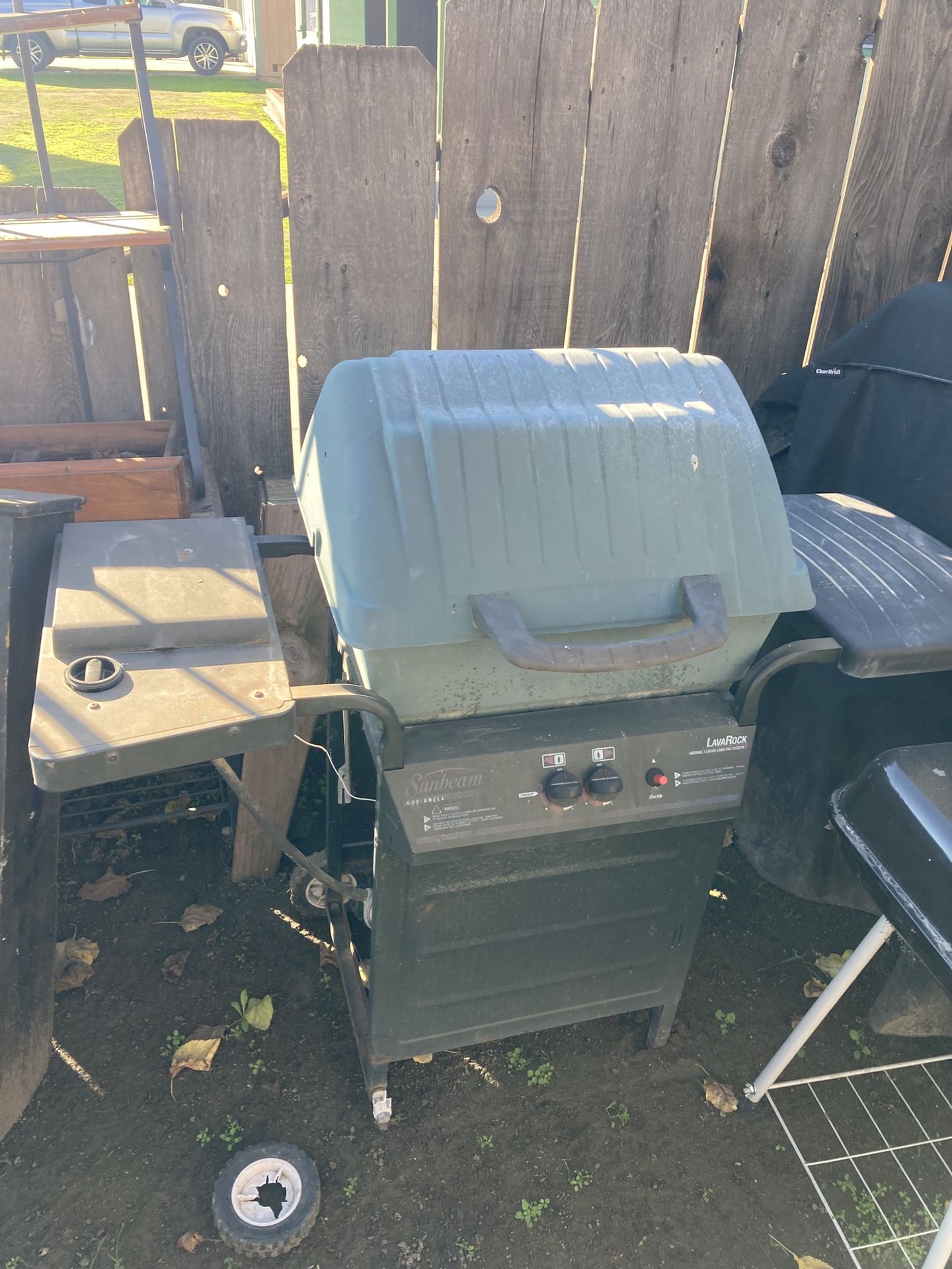 Barbecue BBQ Grill Grille Lava Rock Propane