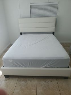 platform bed frame , Queen, white