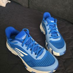 Skechers women's sneakers, only worn once. Size 7.5