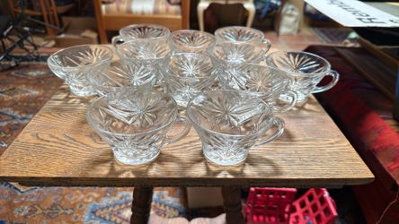 Set Of 12 Crystal Punch Bowl Glass Cups. 