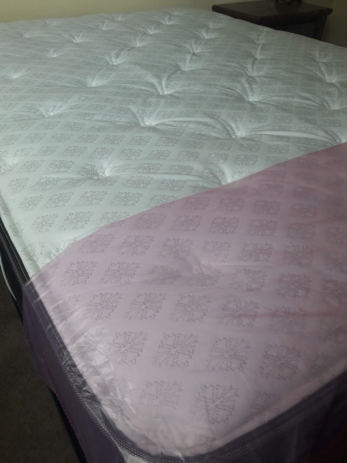 NEW QUEEN MATTRESS 13 INCHES HIGH AND BOX SPRING INCLUDED, FREE DELIVERY WPB AREA