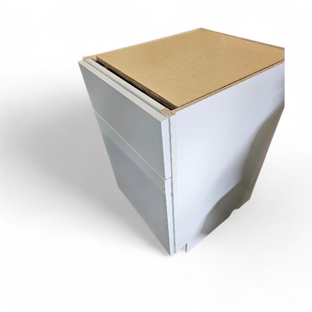 LIKE NEW SOLID CABINET WITH SOFT CLOSING DOORS NEVER GOT USED 