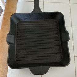 NEW Black & Decker Pre-seasoned 10.5 inch Cast Iron Skillet