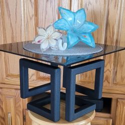 Infinity Cube Metal Shelf