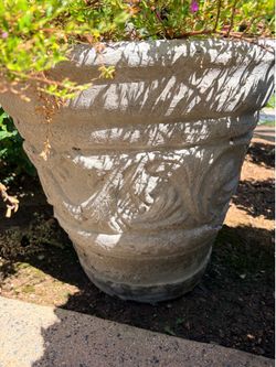 Concret large planter.92067
