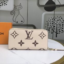 Cream Wallet 