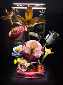 Handmade 3D Flower Lamp – Large Floral Table Lamp / Home Decor