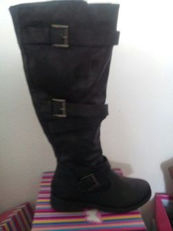 Boots black