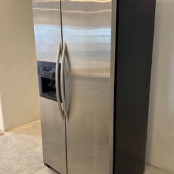 KitchenAid High-End Double Door Refrigerator  25 cu Ft