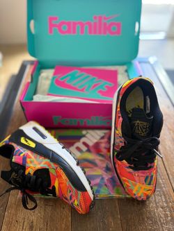 Nike Air Max 90 Familia Collab Sneakers