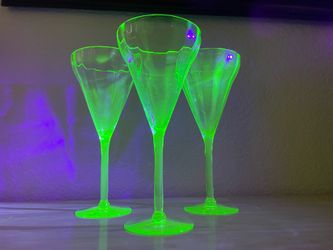 3 Vintage Extra Tall Uranium Green Depression Glass Elegant Wine Cocktail Stemmed Glasses Stemware